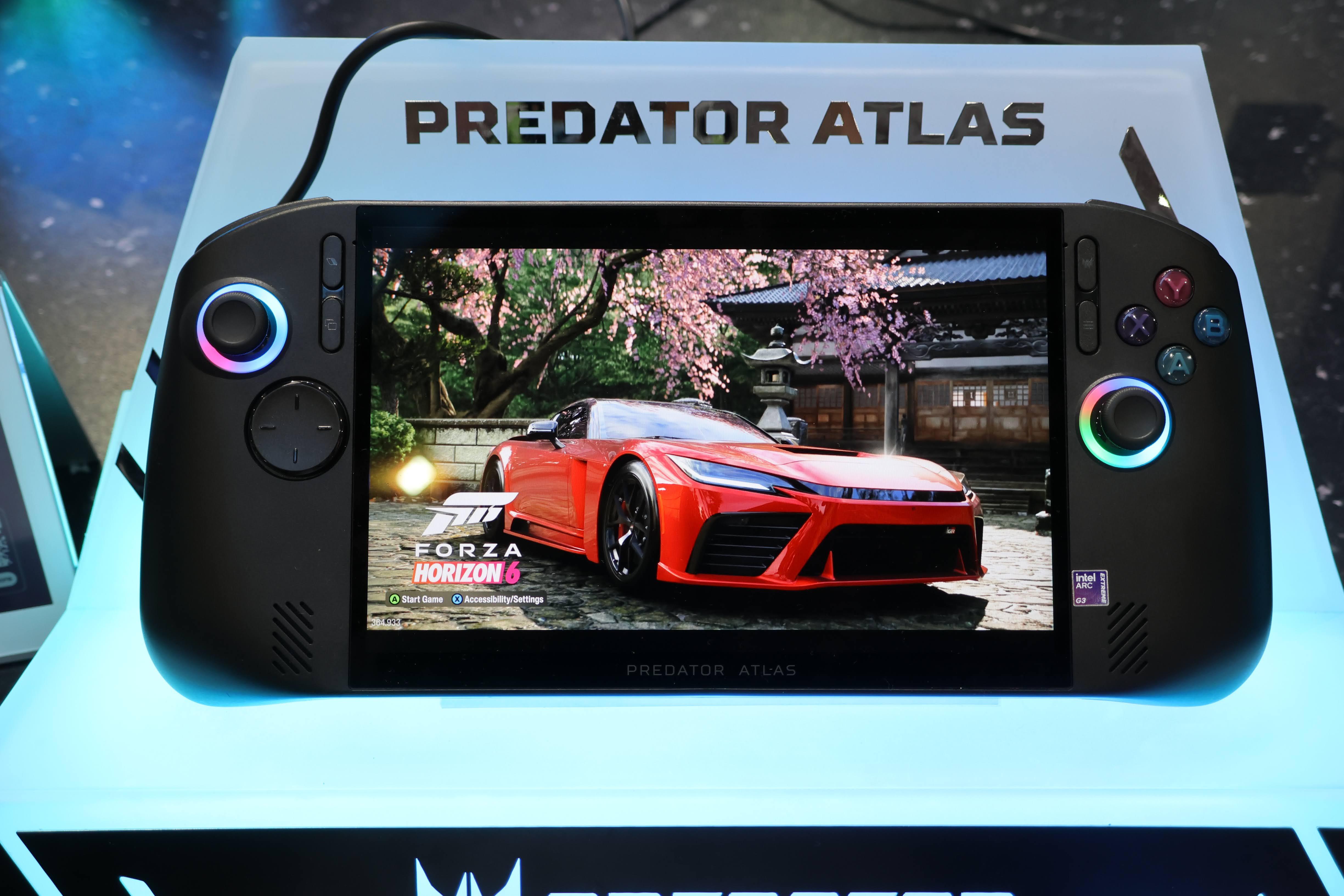 本気のインテル入ってる手持ちゲーミングPC「Acer Predator Atlas 8