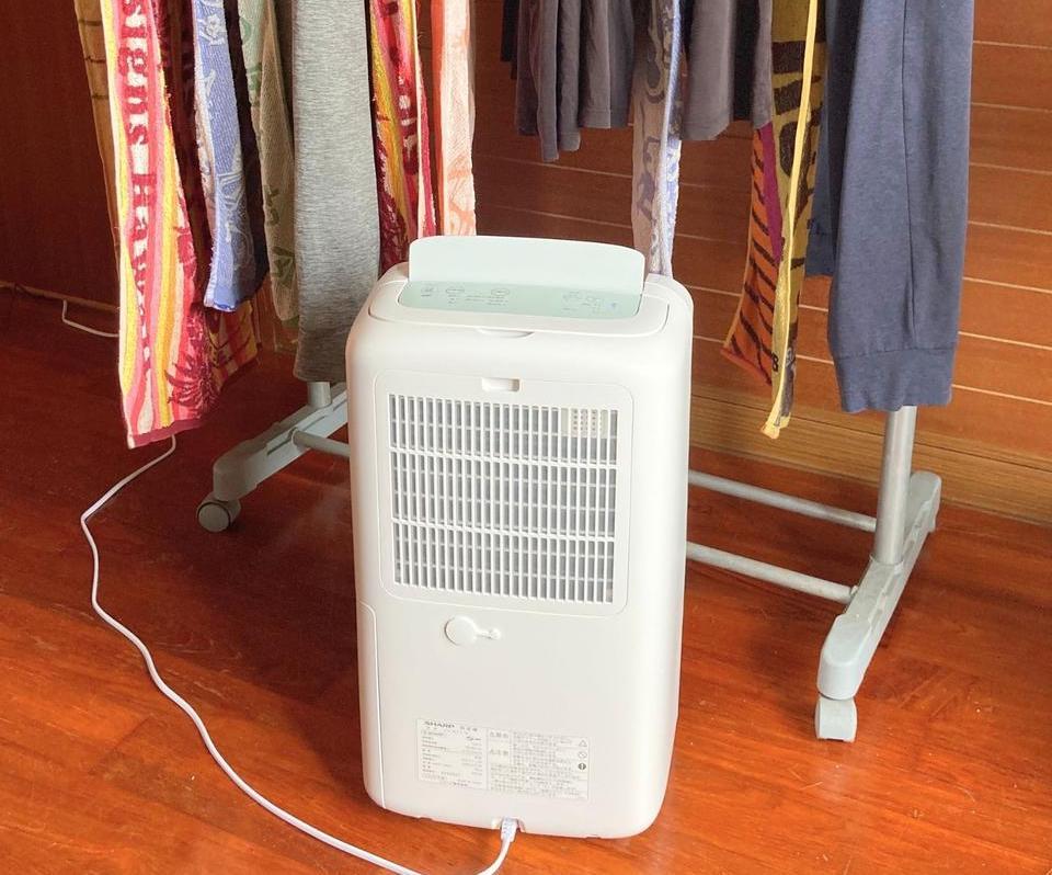 湿度96％の「沖縄の梅雨」にも負けなかった。シャープの衣類乾燥機