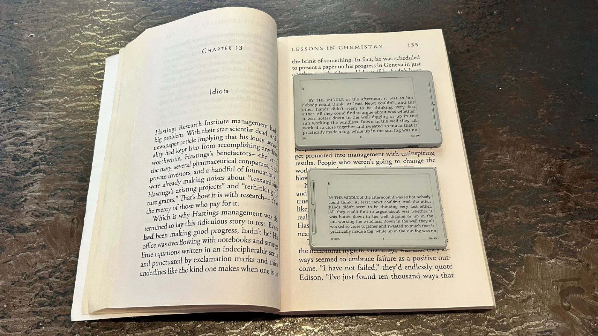 3.7インチの超小型リーダーが、私の移動時間をすべて読書に変えた