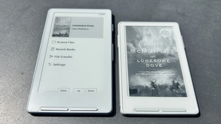 3.7インチの超小型リーダーが、私の移動時間をすべて読書に変えた