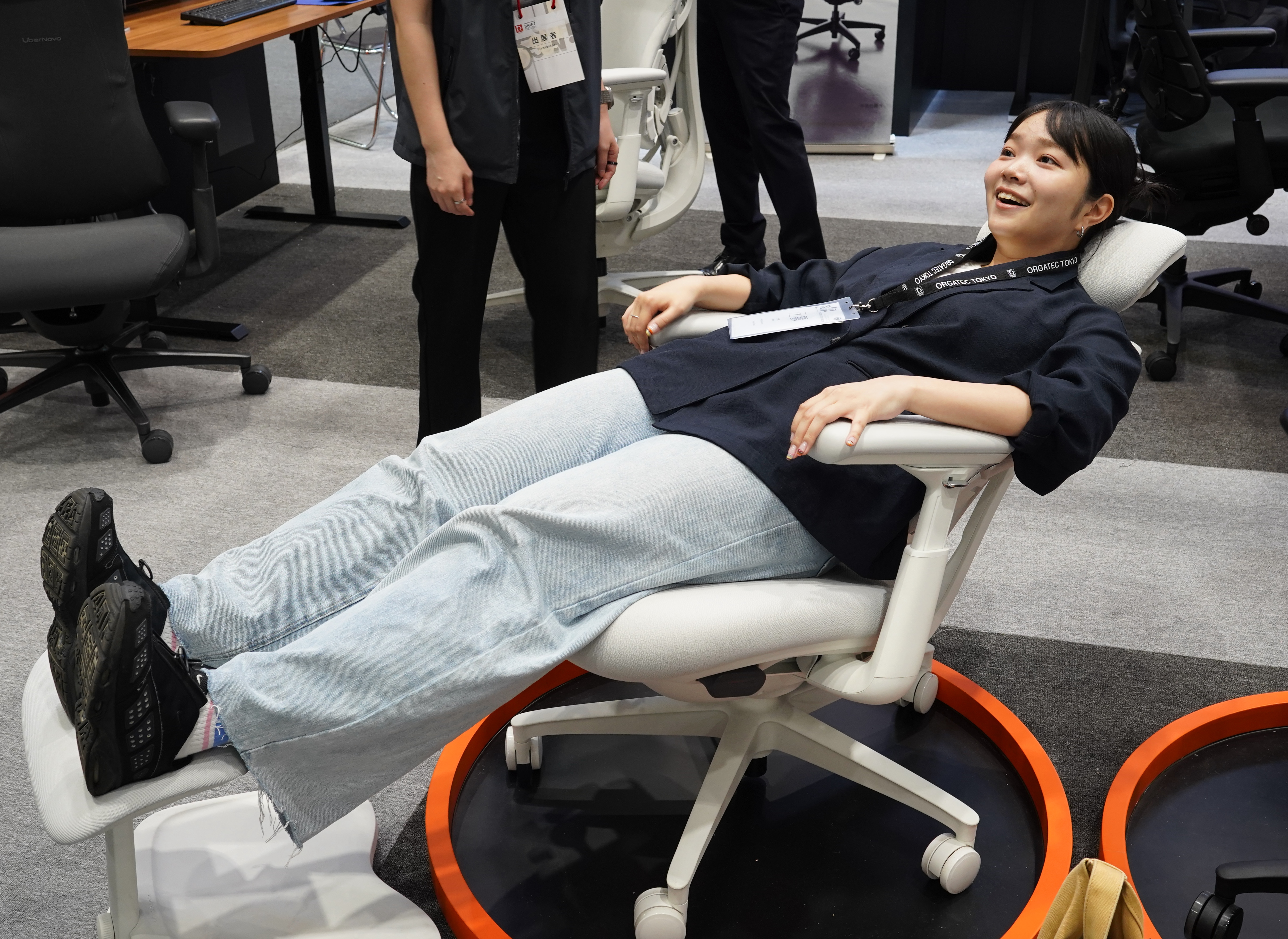健康器具★ チェア 8万程 本気で欲しい。14万円で電動ランバーサポート＆座面にファンを仕込んだ