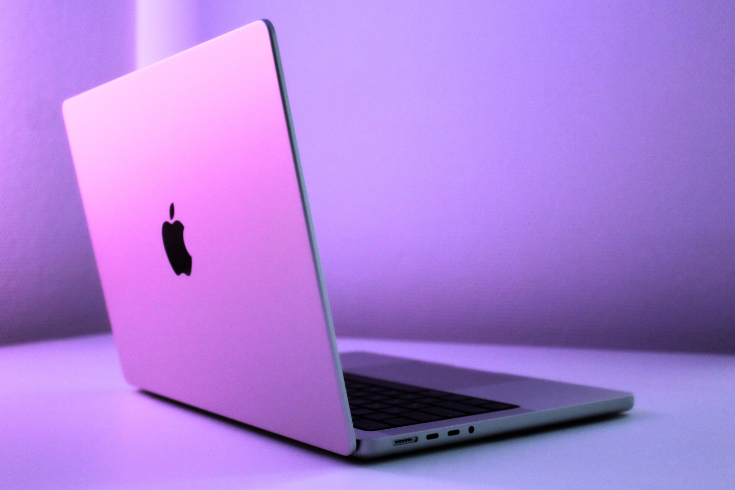 Intel Mac時代が終焉。次期「macOS 27」サポート対象外リスト一覧を要
