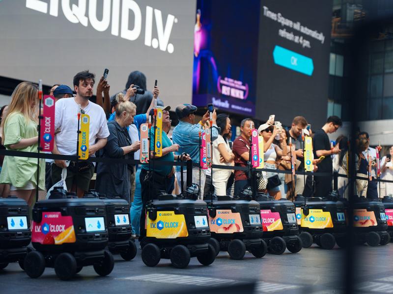 Robot.comは現在、大学のキャンパスで400台以上の配送ロボットを配備している。