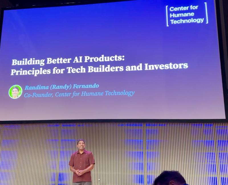 Randima (Randy) Fernando(ランディマ・「ランディ」・フェルナンド)氏。Center for Humane Technology 共同創設者。元 NVIDIA エンジニア。彼の組織はNetflixドキュメンタリー『監視資本主義(The Social Dilemma)』で世界1億人にテクノロジーの抽出的構造を可視化し「シリコンバレーの良心」とも呼ばれる。
