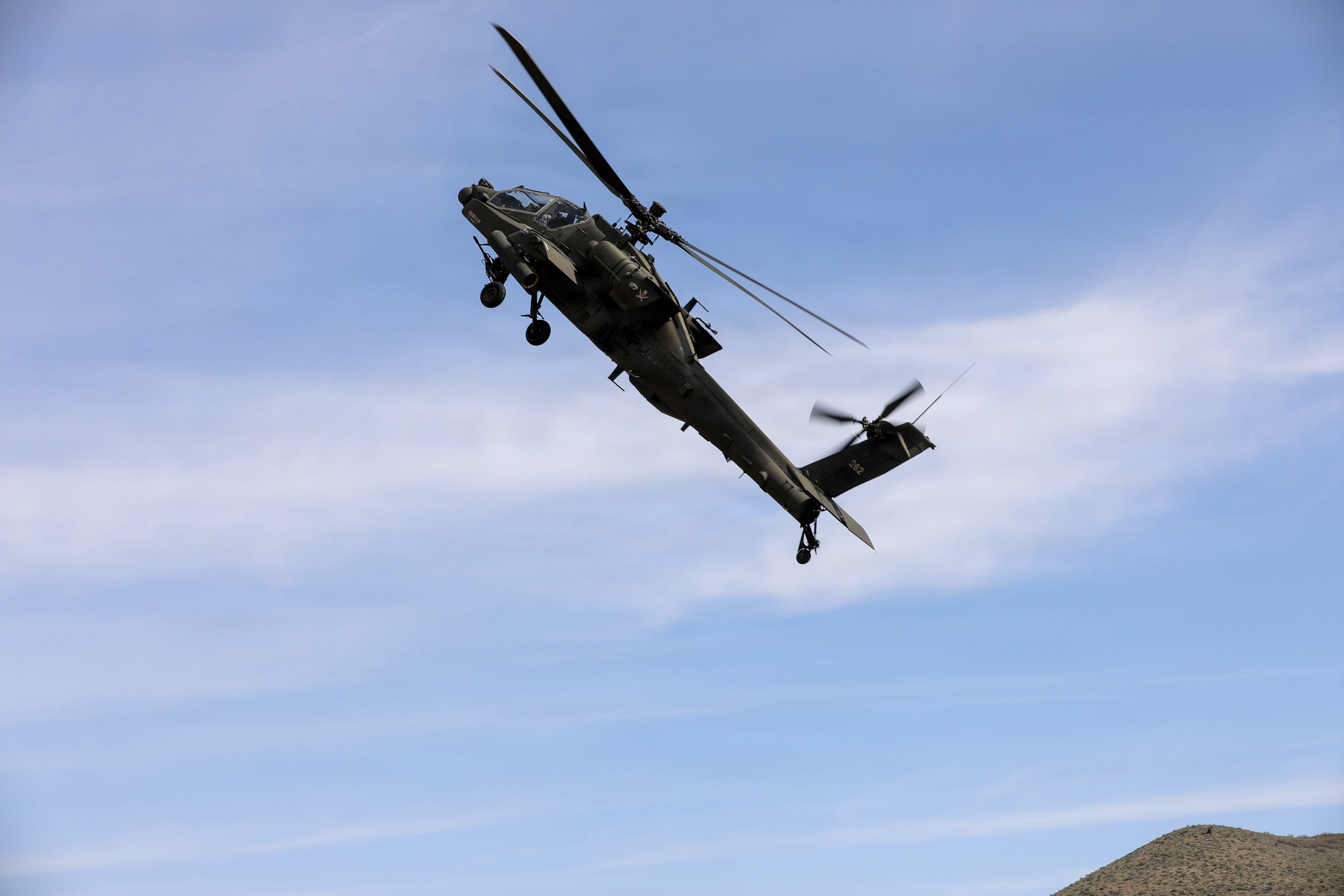 写真で見る、AH-64アパッチ攻撃ヘリコプター…イランで撃墜されたが、兵