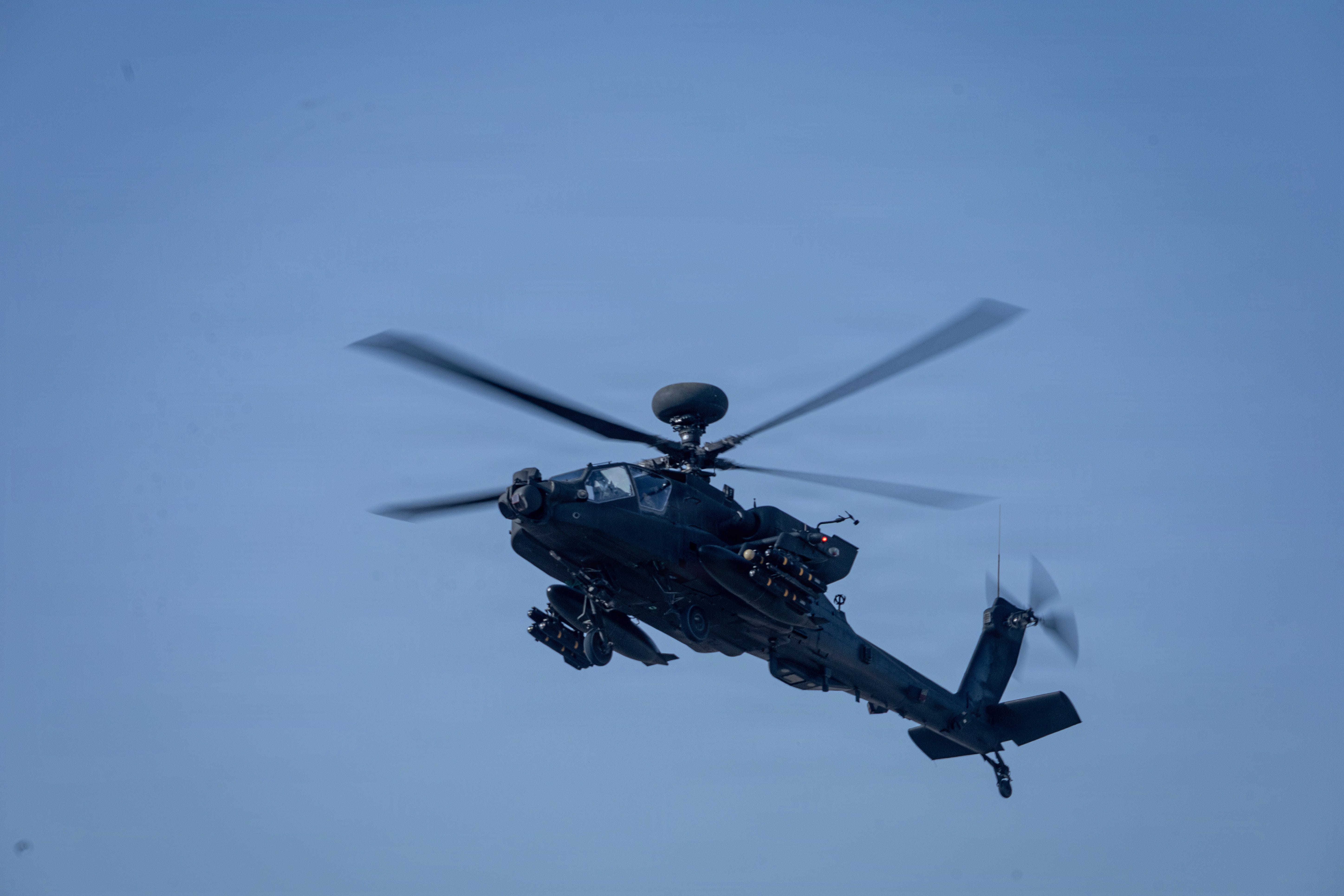 写真で見る、AH-64アパッチ攻撃ヘリコプター…イランで撃墜されたが、兵