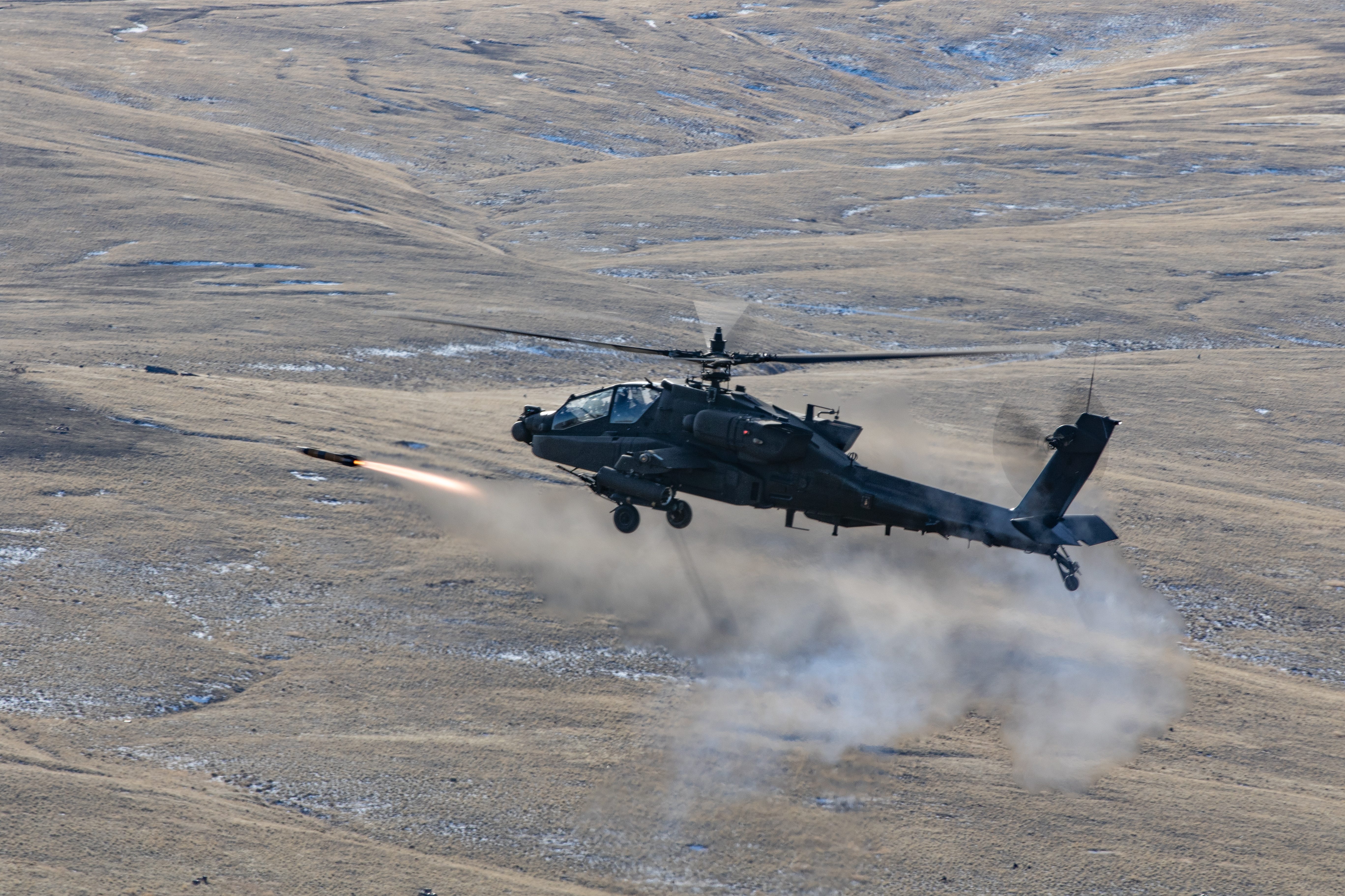 写真で見る、AH-64アパッチ攻撃ヘリコプター…イランで撃墜されたが、兵
