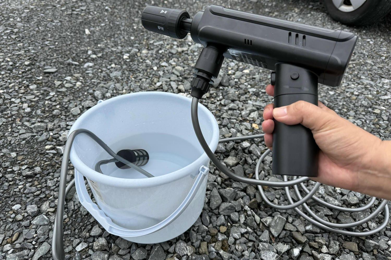 洗車や窓掃除の｢始める前の億劫さ｣、バケツ1杯とこれだけで解決しま
