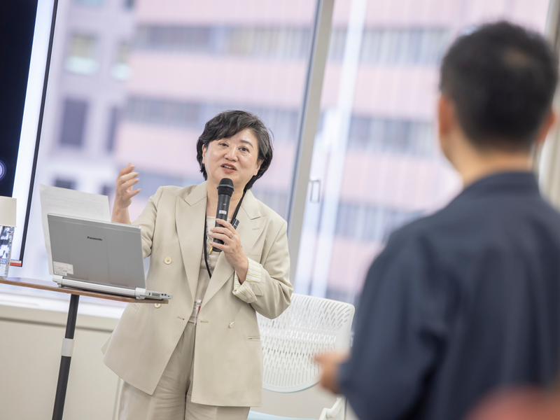 会場の参加者との間でも対話が。及川さんは声を集めること、そして対話こそが組織改革の第一歩であると強調。