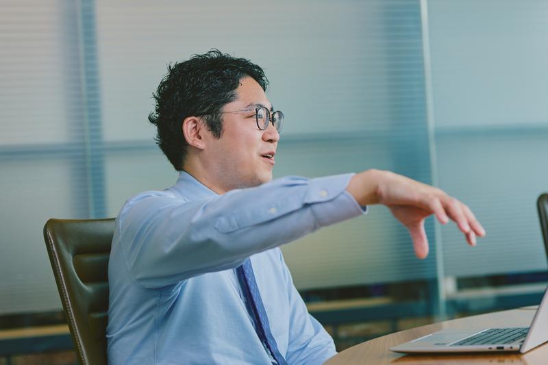 社内には、グローバル含めてさまざまな事例が蓄積されている。社内のコミュニケーションツールを通じて、国内だけでなく海外のメンバーに問い合わせることや、逆に相談をうけることもしばしばだという。