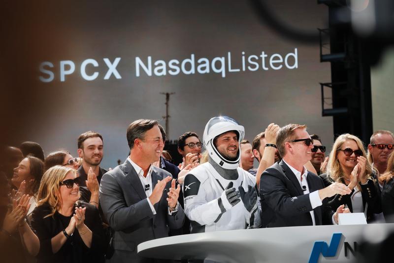 スペースX(SpaceX)は6月12日、米ナスダック(NASDAQ)市場に新規上場を果たした。