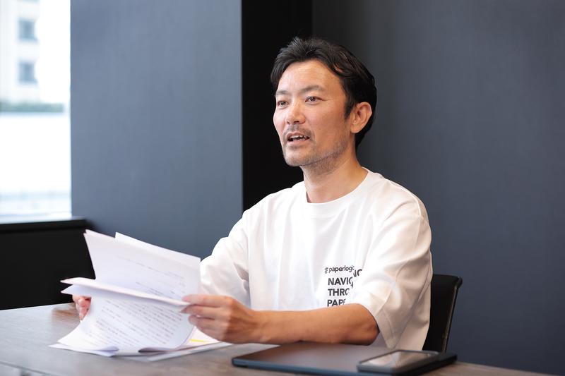 本田剛久(ほんだ・たけひさ): ペーパーロジック取締役CTO兼CIO。ブロックチェーンや生体認証デバイス等の先端セキュリティ技術をUX向上に応用した基盤設計の経験を経て、2022年より現職。UI/UX主導型のアプローチでプロダクト開発を統括する。