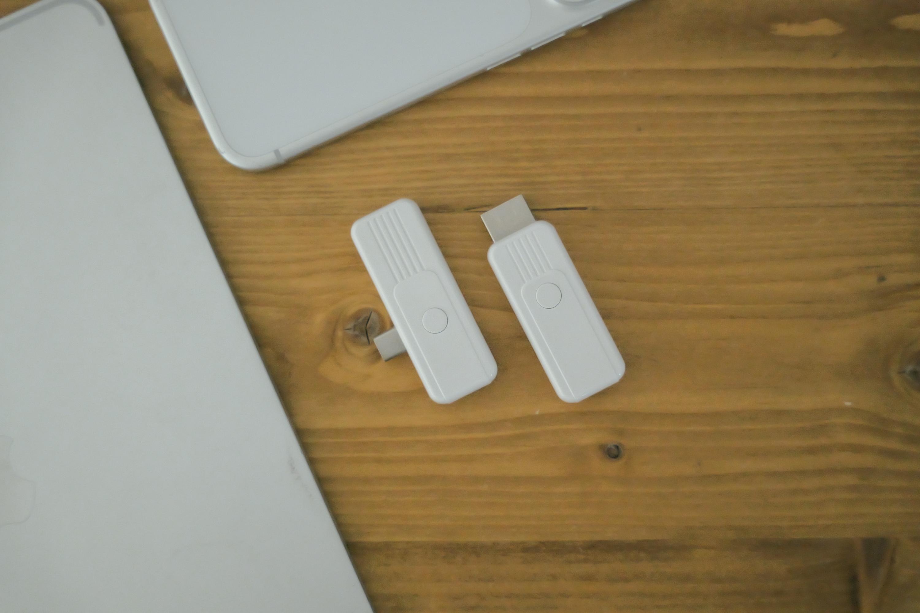 これぞエアHDMI。無線での映像出力でプロジェクター生活が捗りました