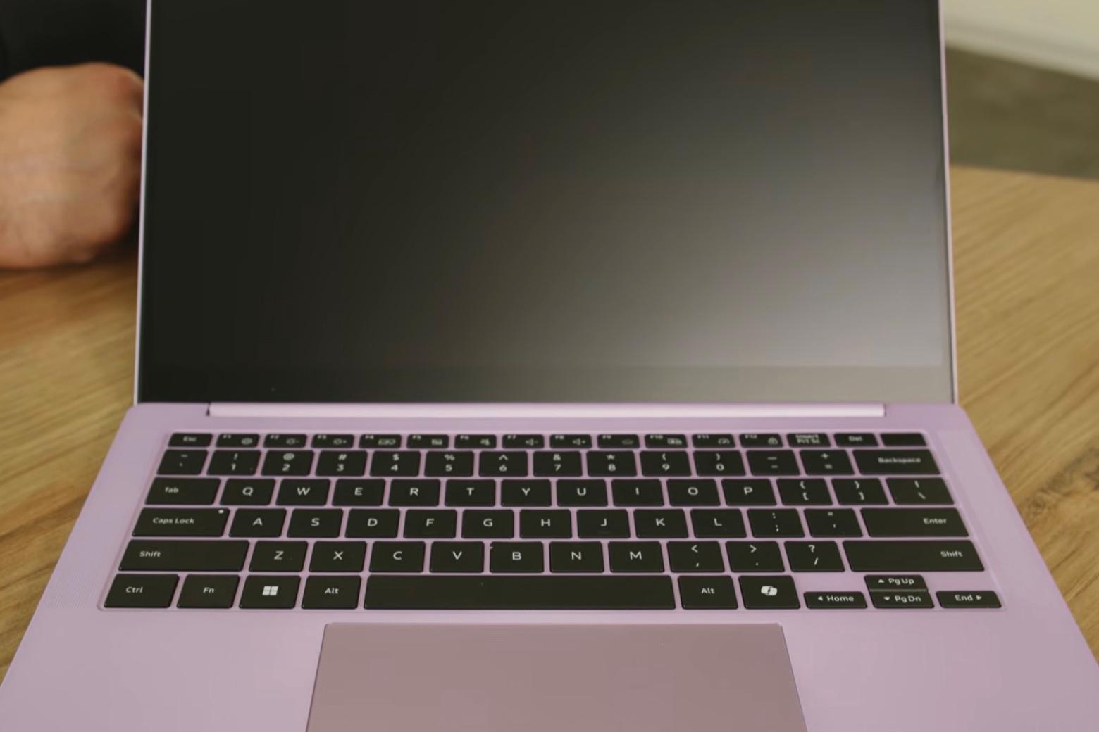 MacBook Neoの対抗馬になりそうな仕上がり。期待大のIntel製廉価版PC