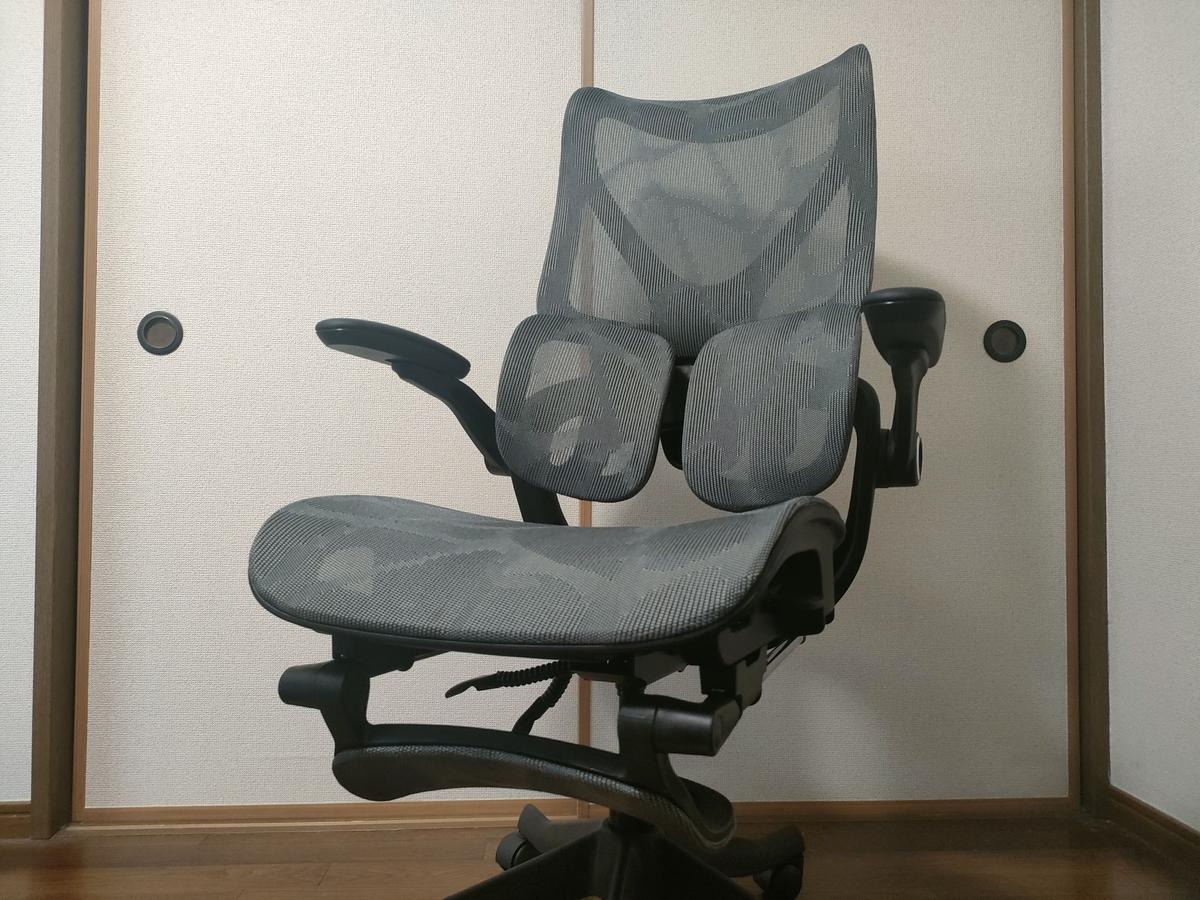 ほぼベッドになるワークチェア。在宅ワークの「休む」を最適化してみた 