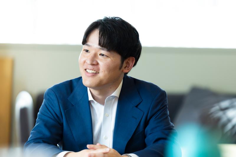 濵野 悠(はまの・ゆう)/バルビオン・コンサルティング マネージャー。新卒でEYパルテノンに入社後、バルビオン・コンサルティングに参画。AIバリューチェーン・ユニットのメンバーとして半導体やハイテク製造業、データセンター領域を中心に、市場分析・事業戦略・M&A戦略・BDDなどの経験を有する。