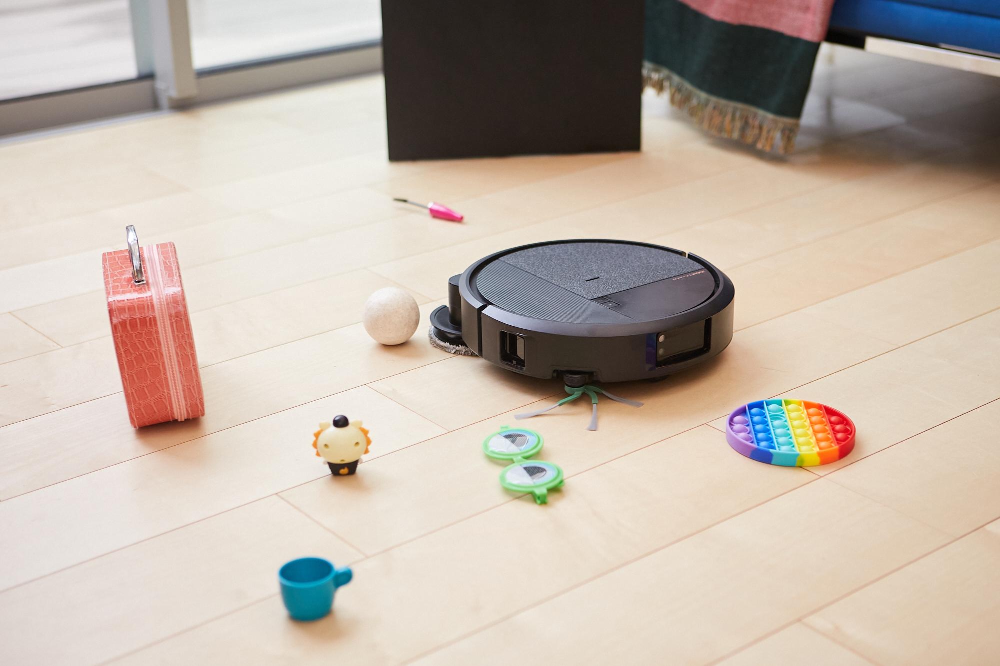 Amazonプライムデーで最大65%OFF。新型ルンバを試したら、仕事を邪魔