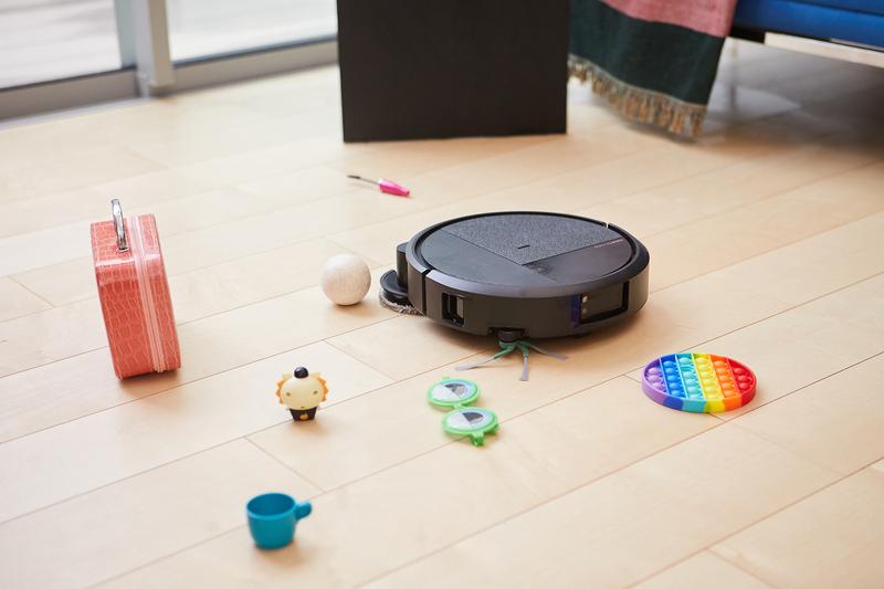 Amazonプライムデーで最大65%OFF。新型ルンバを試したら、仕事を邪魔 