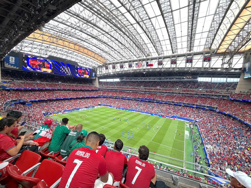 日本代表が決勝トーナメントに進出した場合、試合会場になる可能性がある「NRGスタジアム」の屋根。