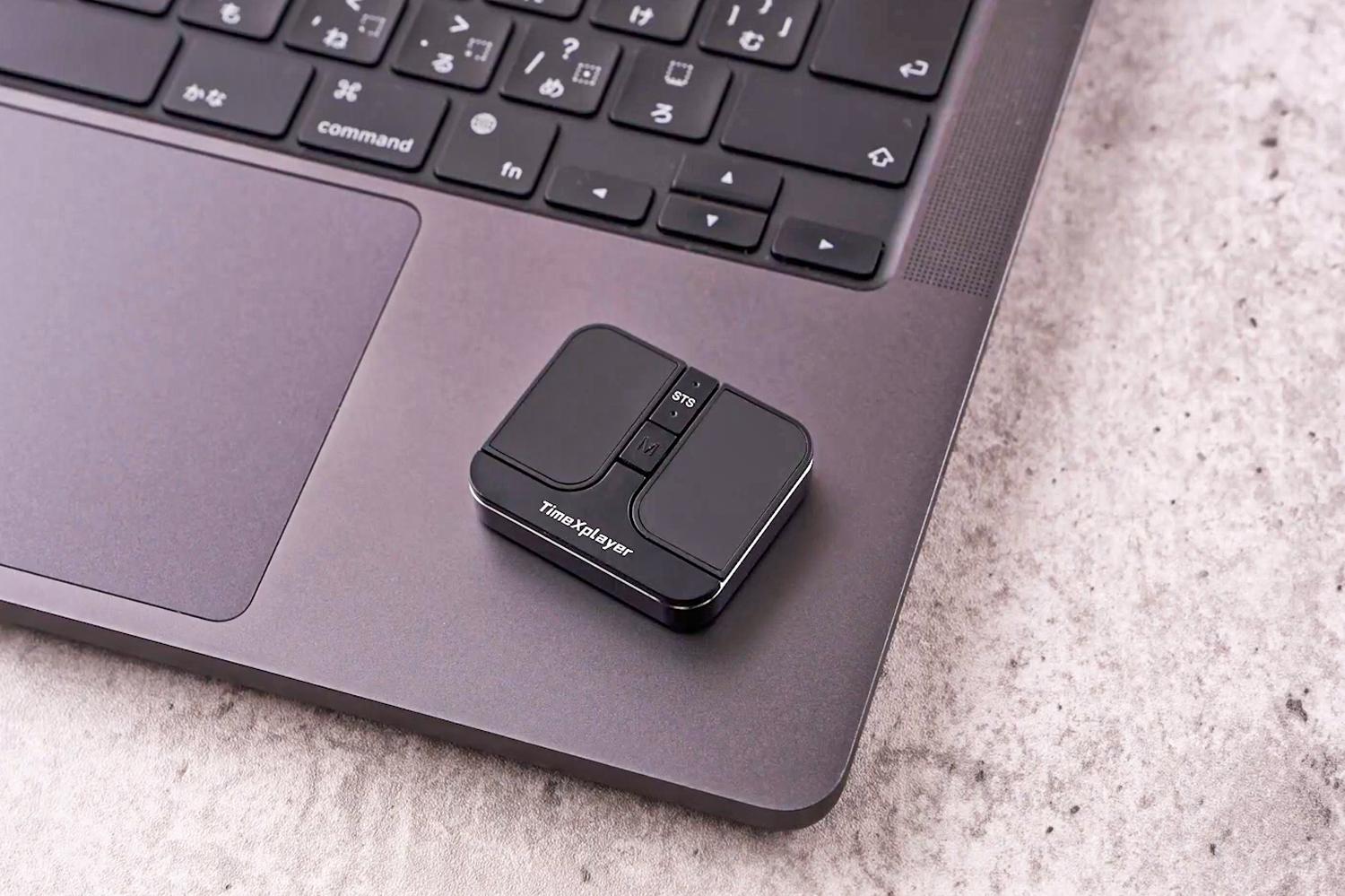 毎日持ち歩くのが当たり前になる軽さ。たった16gの快適スクロールな