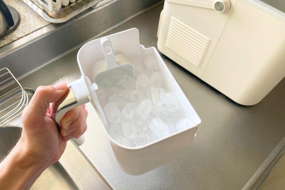 もうコンビニで氷を買わない。最短6分で氷を作る製氷機が夏のQOLを上げ