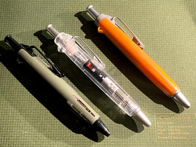 濡れた紙、水中や上向きでも書けるボールペン。抜群の実用性で再び注目