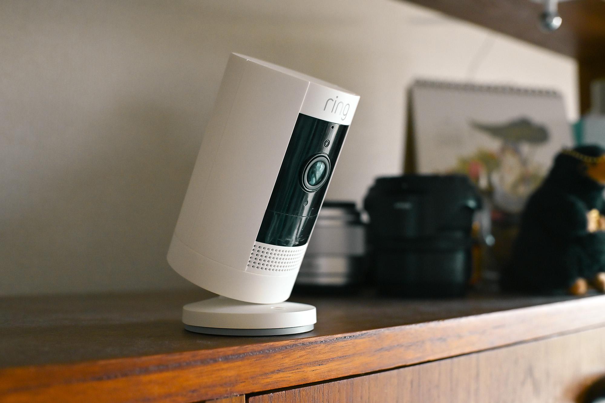 猫の見守りにAmazonの防犯カメラが便利。ケーブルレスで置き場所自由