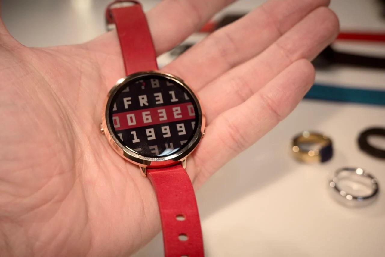 電子インクディスプレイのスマートウォッチ「Pebble Round 2」いよいよ