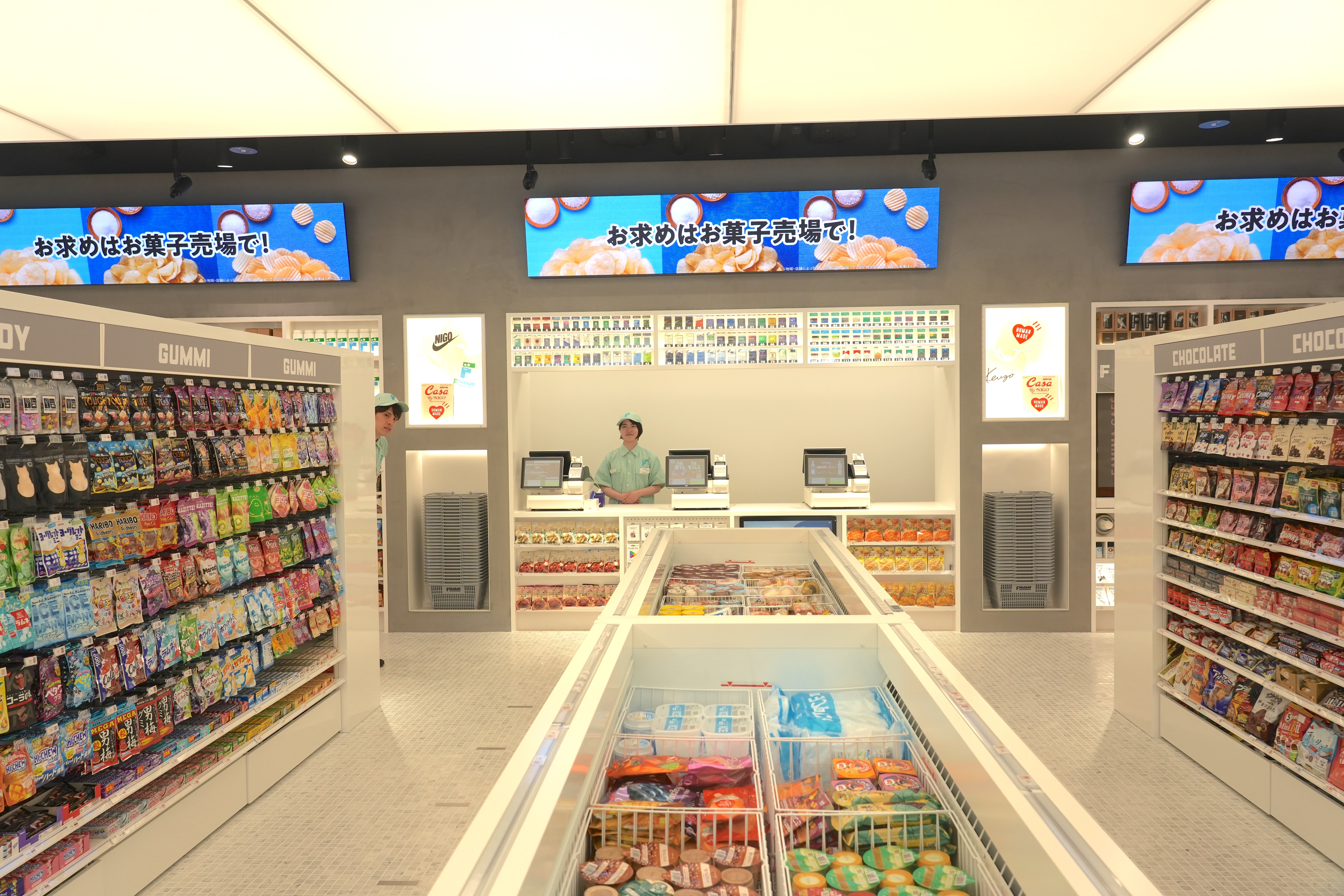 脱コンビニ→ユニクロ化？ファミリーマート初の旗艦店が開業、アパレル