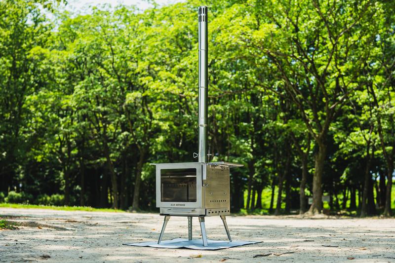 キャンプサイトに置いたMAKIng STOVE 2 -cube-の本体