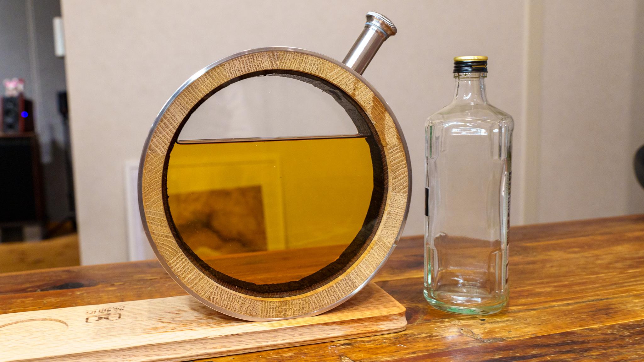 ブランデー ミニ樽 樽の中って、こうなってたのか。熟成が“見える”ミニ樽で、ふだん飲みの