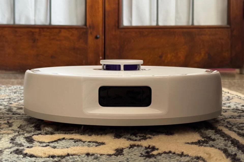 15万円だけどハイエンド級なロボット掃除機。Narwalの新作「Freo Z10