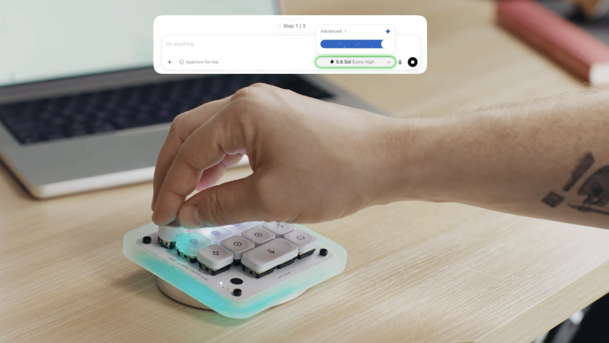 OpenAIがミニマムなキーボード「Codex Micro」を発売。AIを手元から