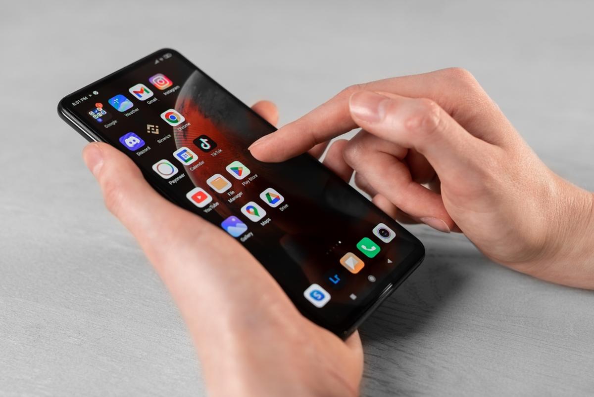 そのAndroid、寿命じゃありません。電池と動作を改善する意外な設定3つ