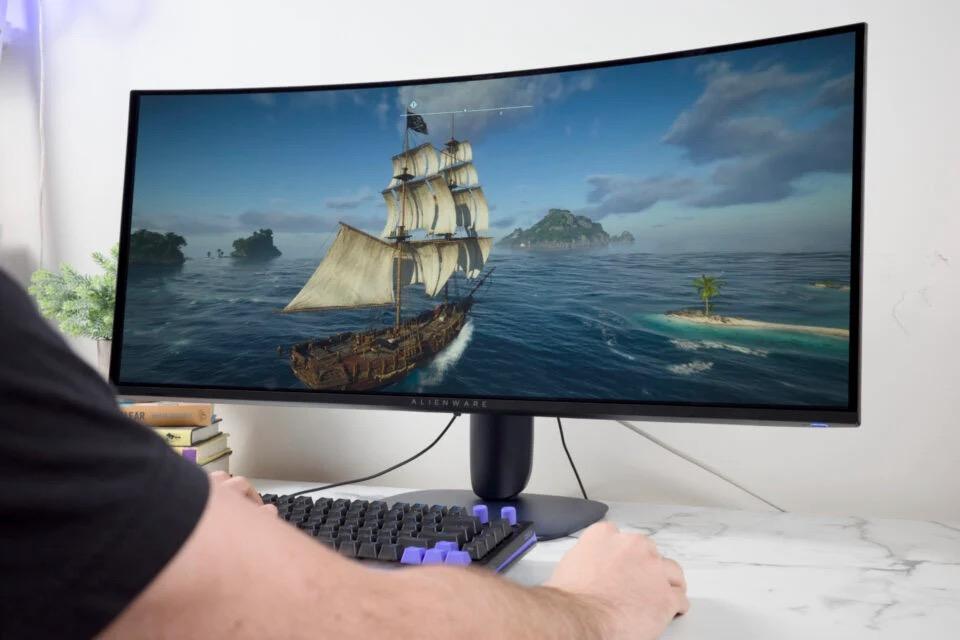13万円でも選ぶ価値はある？Alienwareの34型QD-OLED湾曲ゲーミング