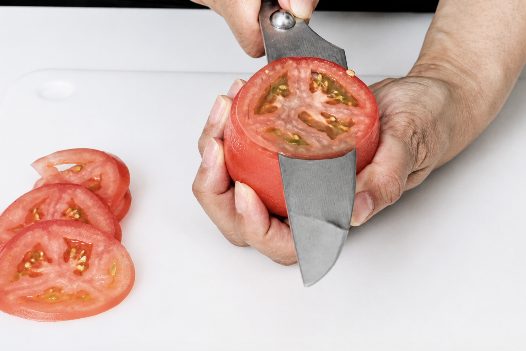 1~2分転がすだけで新品みたいに切れ味復活。包丁が生まれ変わるローラー研ぎ器