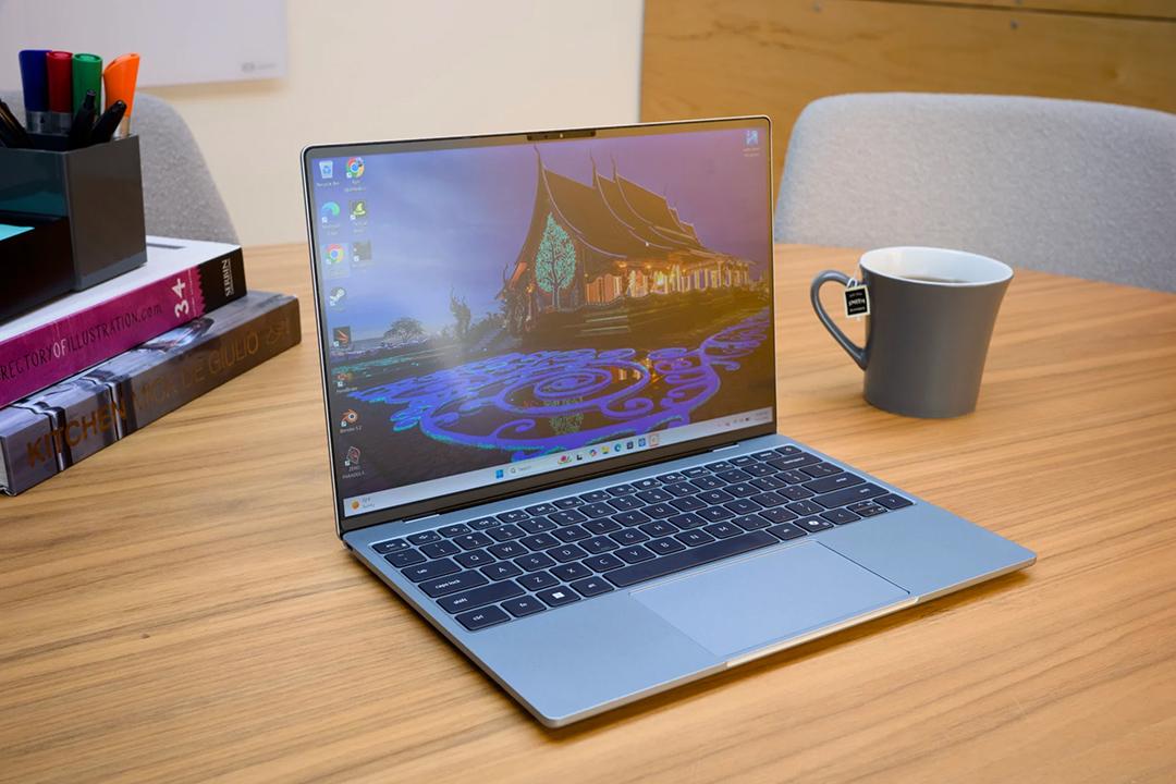 私が毎日の仕事に使うPCとして、ほとんど理想的な1台。Dell XPS 13
