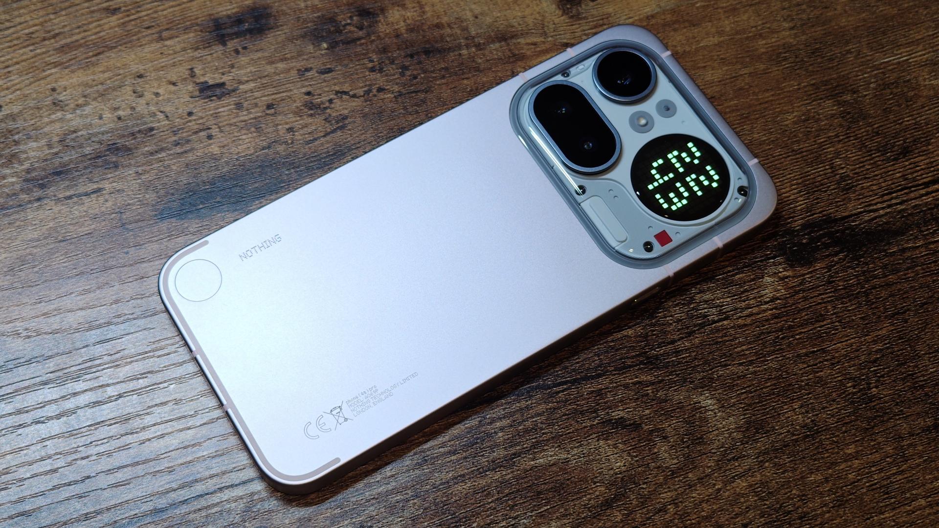 8万円を切るNothingのスマホ「Phone (4a) Pro」を試す。カメラもAI機能