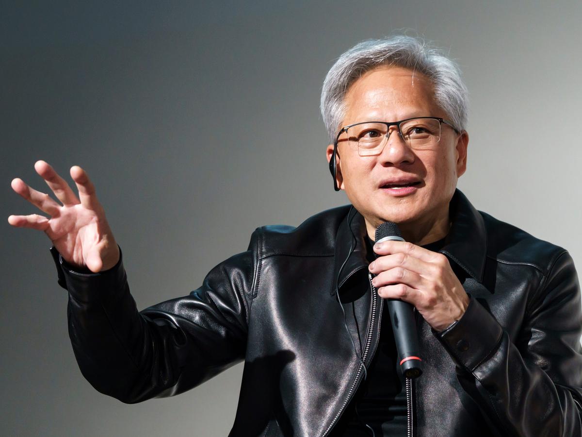ジェンセン・フアン氏、AIによる雇用破壊を懸念する悲観論者たちは「まったく逆」だと語る