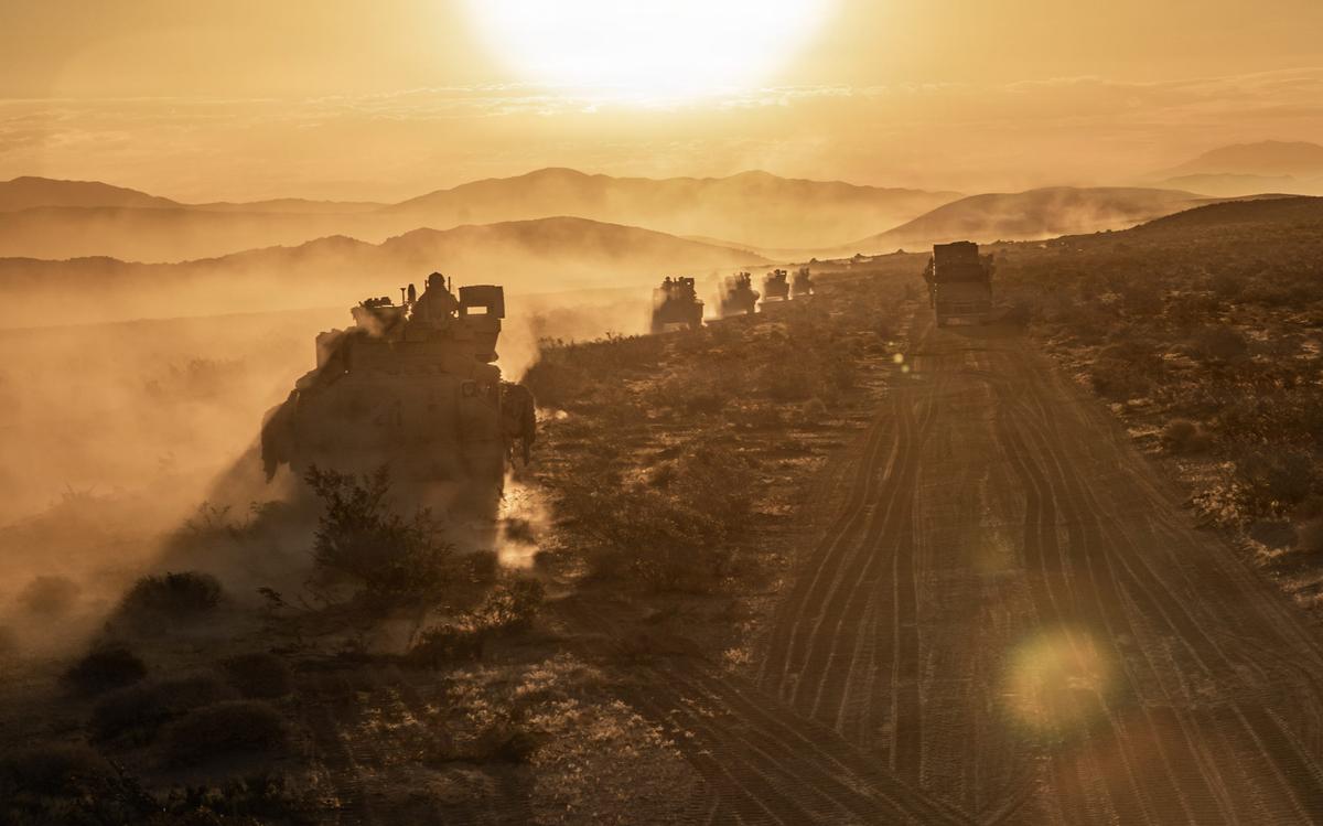 米陸軍、次世代の戦闘システムを砂漠でテスト…「使えない技術は切り捨てる」