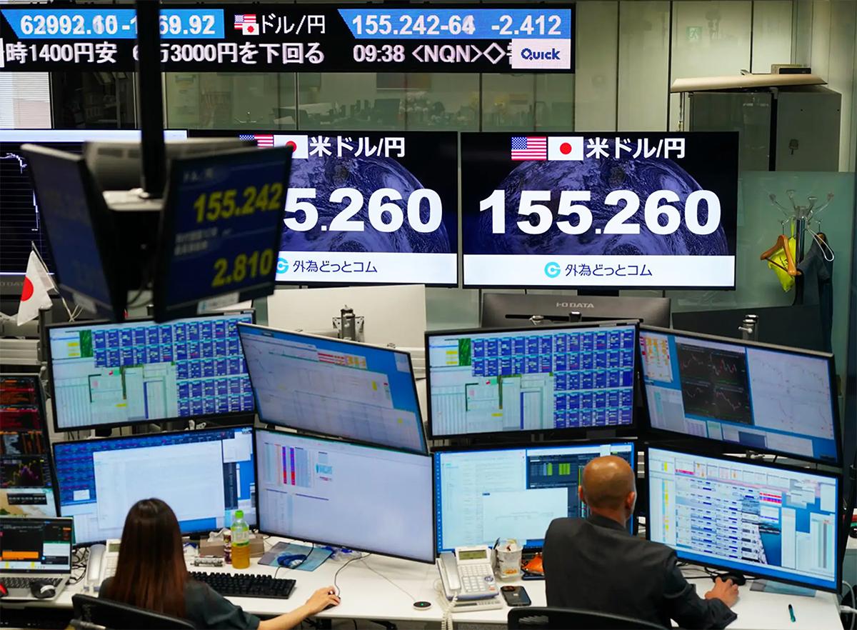 日米協調“円買い”介入は28年ぶり、トレーダーたちは「キャリートレード」の行く末に注目している