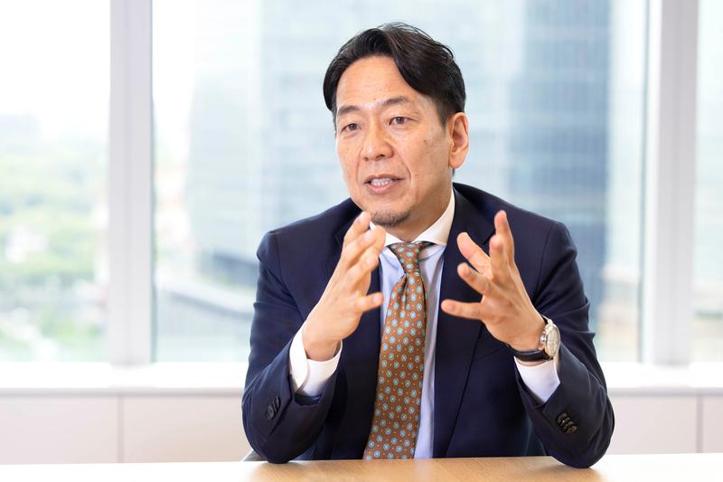 山田貴博（やまだ・たかひろ）氏／アビームコンサルティング　代表取締役社長 CEO：外資系コンサルティングファームでの日本、アメリカ勤務を経て、アビームコンサルティング入社。 製造業、運輸、金融、総合商社、通信、エネルギーを中心に幅広い 業界で戦略策定、経営・業務・IT改革などを担ったのち、金融・社会インフ ラビジネスユニット長に就任。2016年取締役 、2020年代表取締役副社長 COOを経て、2023年4月より現職。　