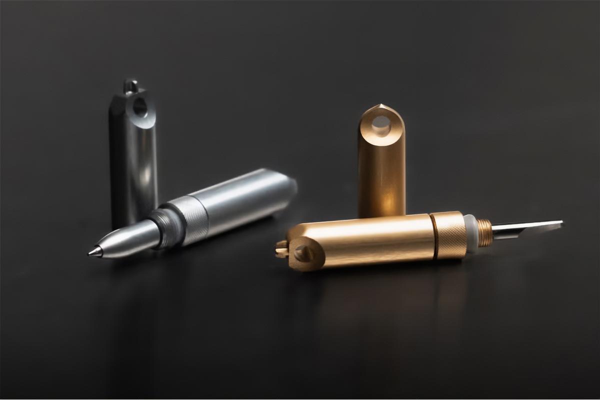 たった69mm、45g。この細さにペンもカッターもドライバーも入っている