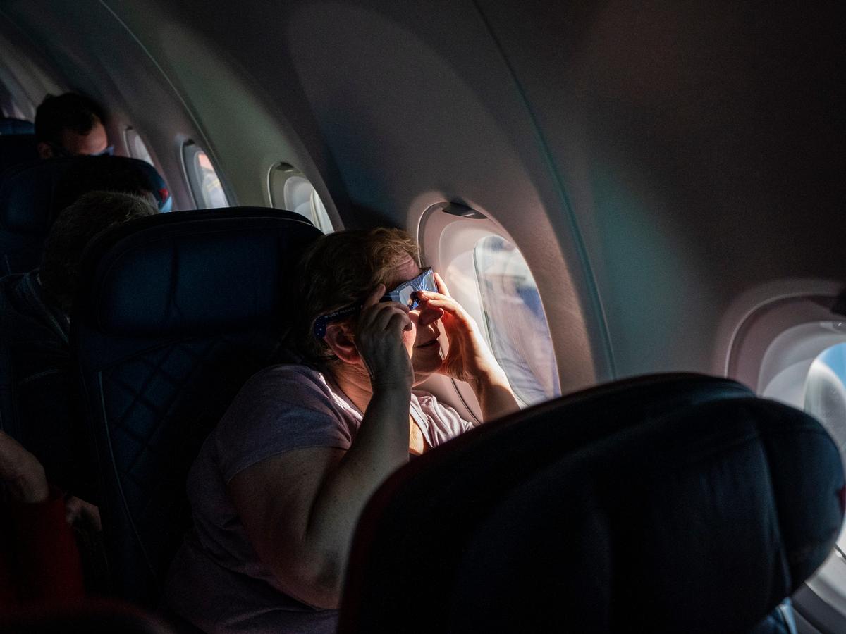 航空会社とチャーター会社、皆既日食の特等席チケットを最大1,200ドルで販売