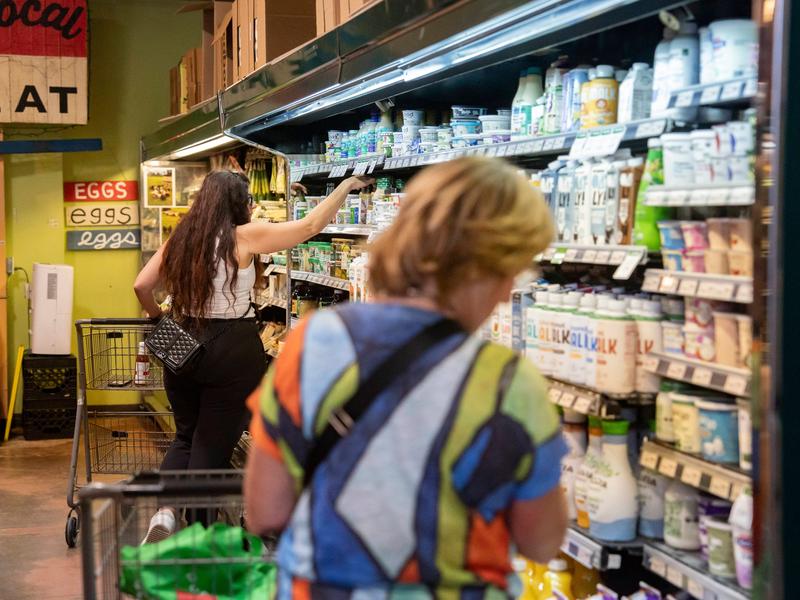 People shopping for groceries