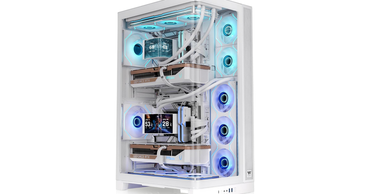 多重人格PCケース。1台のスペースに2つのマザーボードが搭載できるって