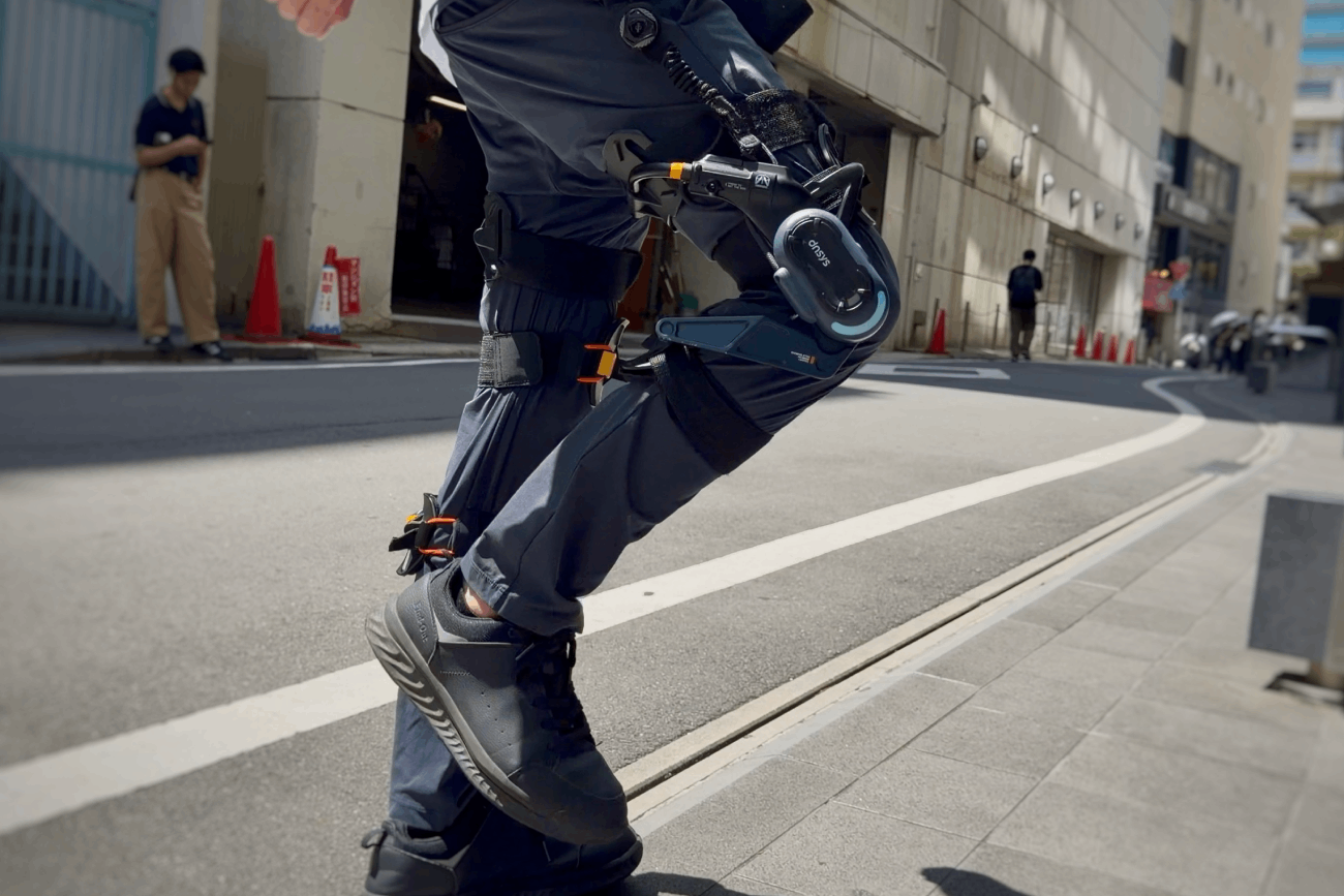 荷物をかついで5階まで駆け上がっても余裕。『デススト』エクソスケルトンを試してみた