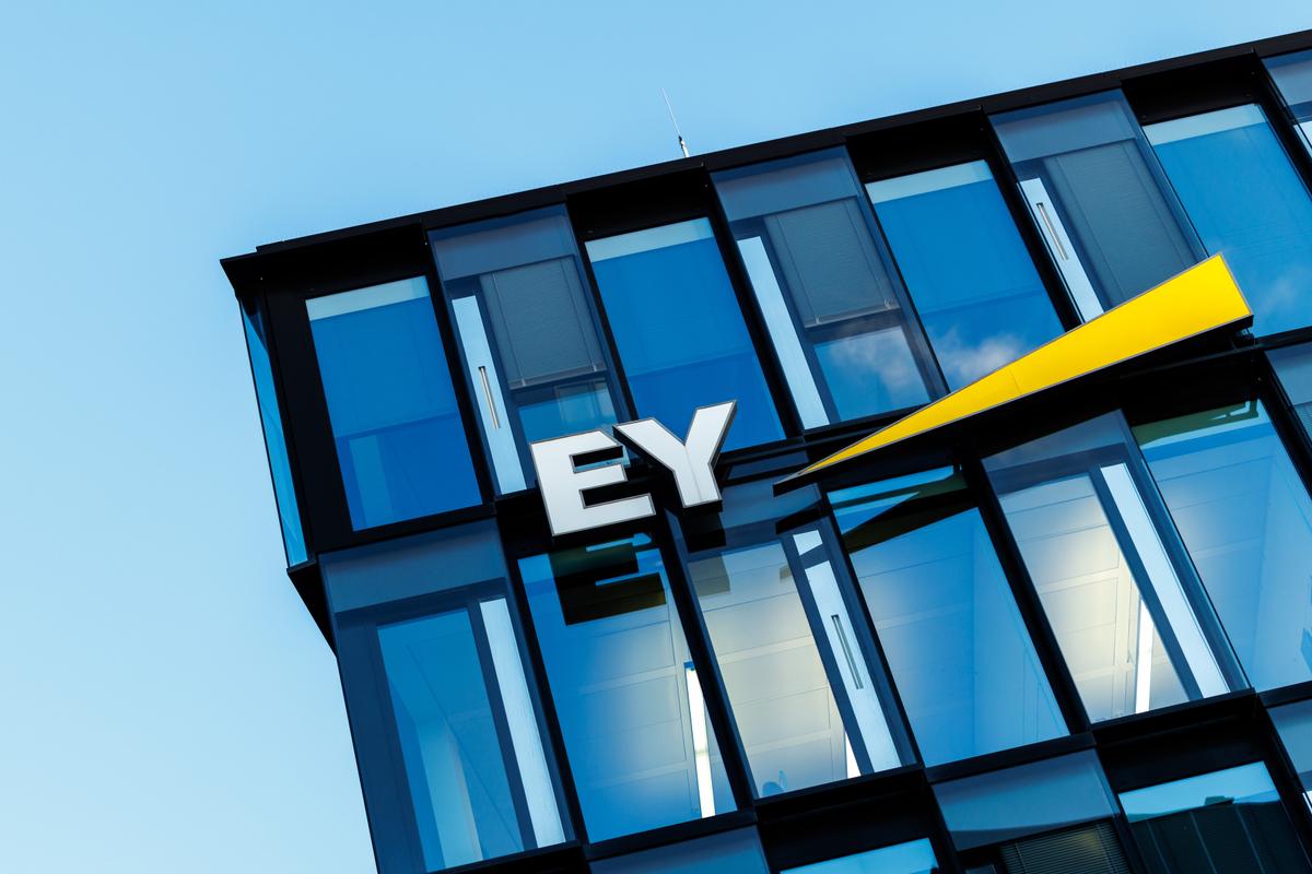 既存部門ではもう管理できない？…EYが「AI価値実現オフィス」を新設する理由
