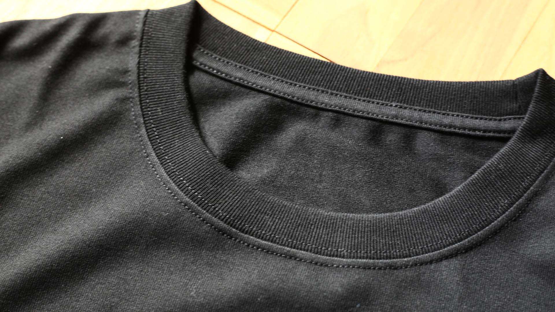色褪せにくさを追求。「芯まで黒い」黒Tシャツならずっと着れる