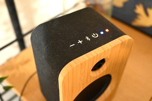 サブスクもレコードも。片方だけ充電できる2万円台の万能スピーカー